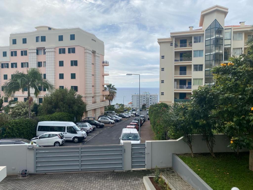 Elephant 2Br Apartment With Terrace, Side Sea View And Pool Access Funchal  Exterior foto
